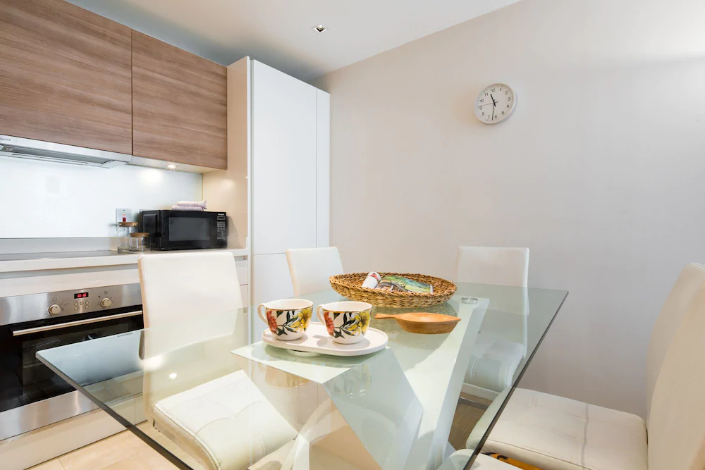 Hyde Park Luxe
