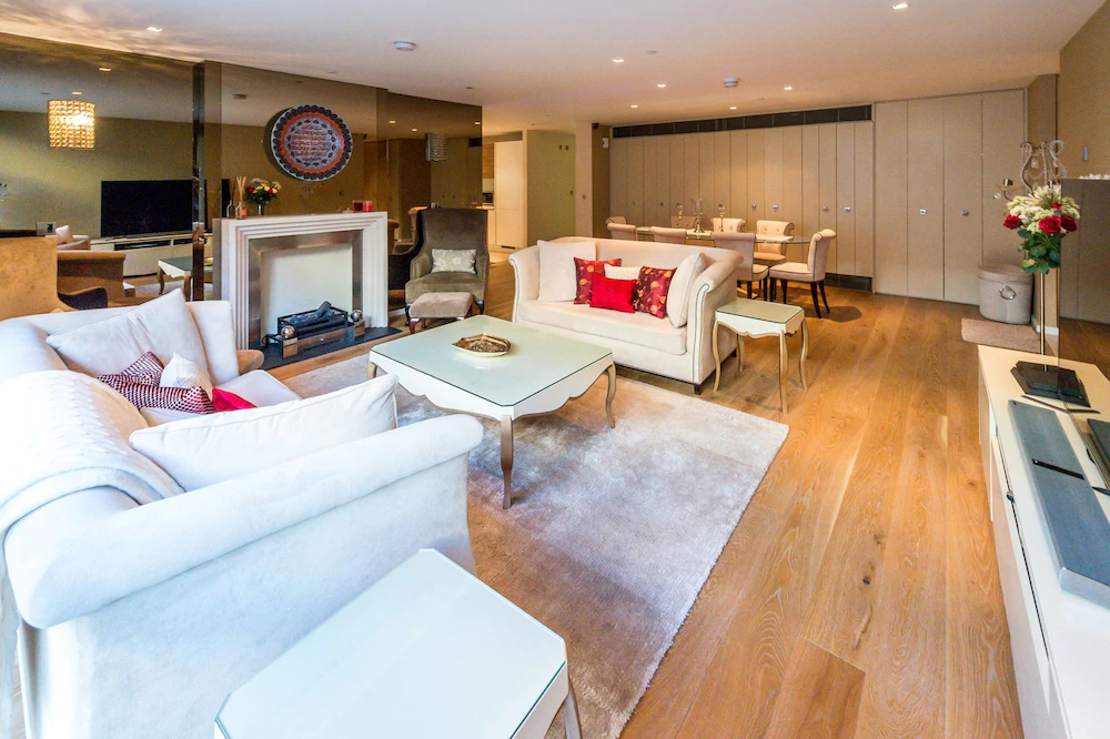 Hyde Park Luxe
