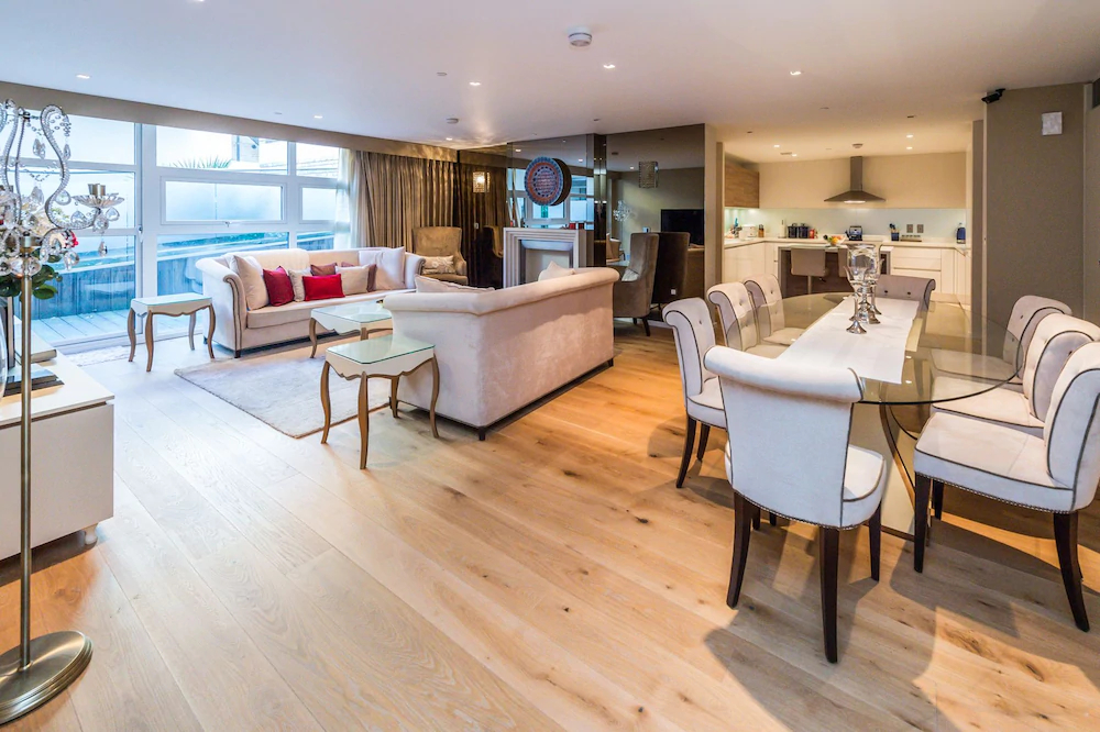 Hyde Park Luxe