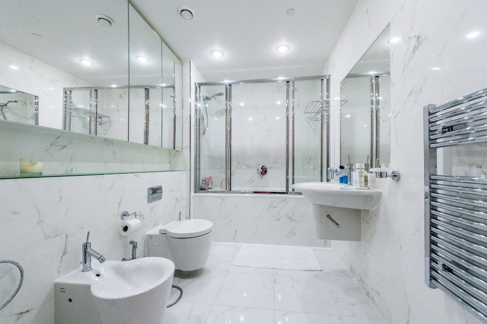Hyde Park Luxe