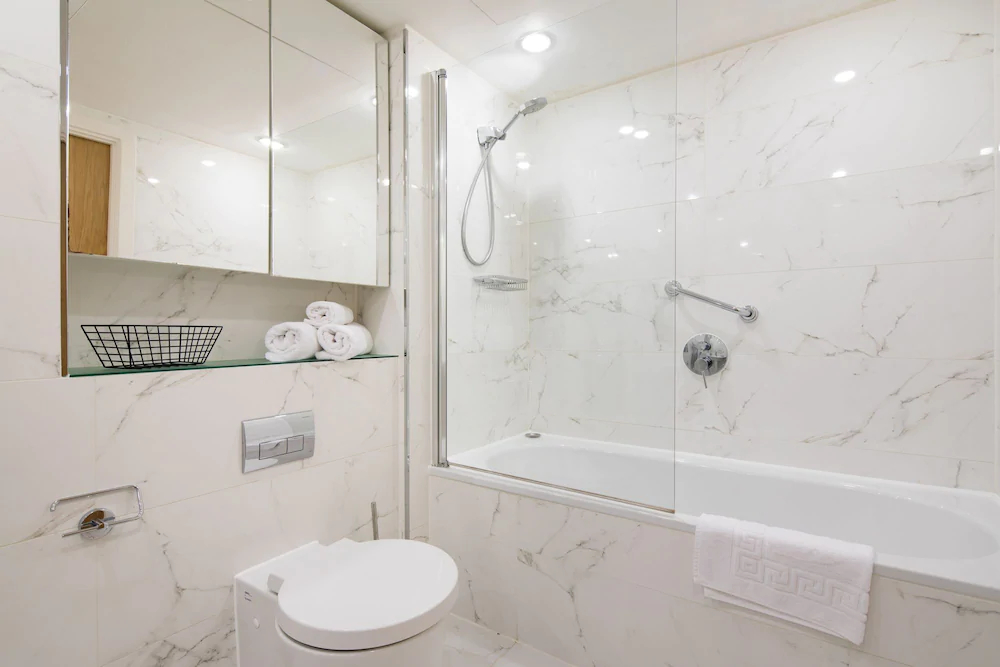 Hyde Park Luxe