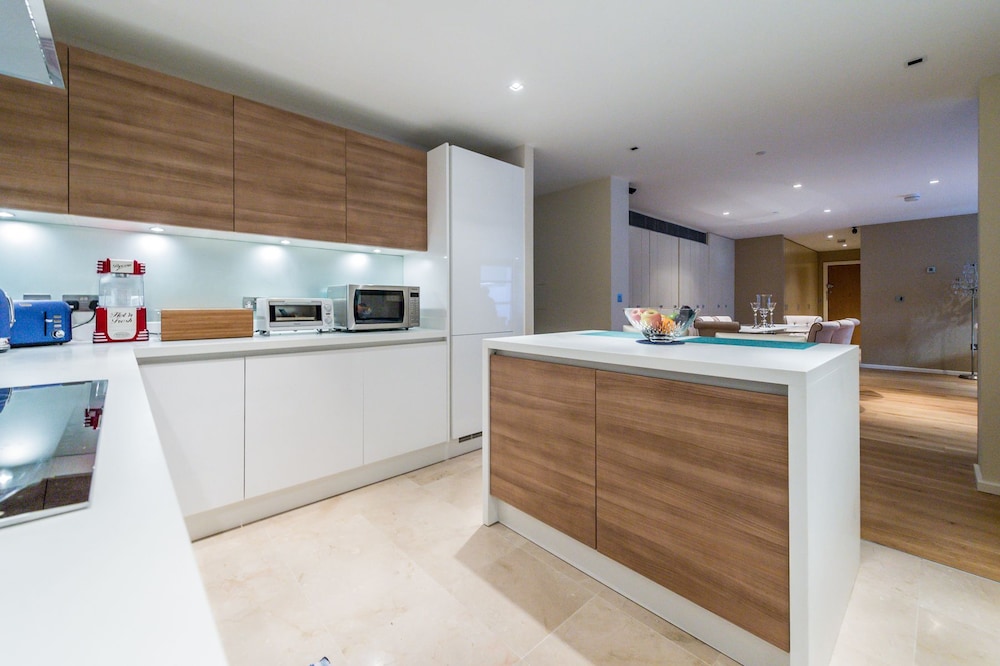 Hyde Park Luxe