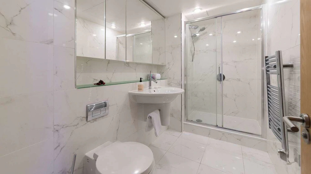 Hyde Park Luxe