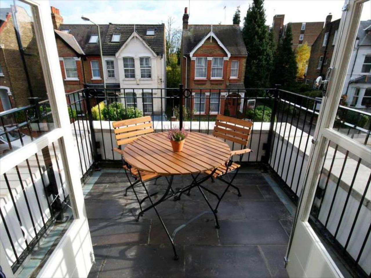 Kew Gardens Hotel