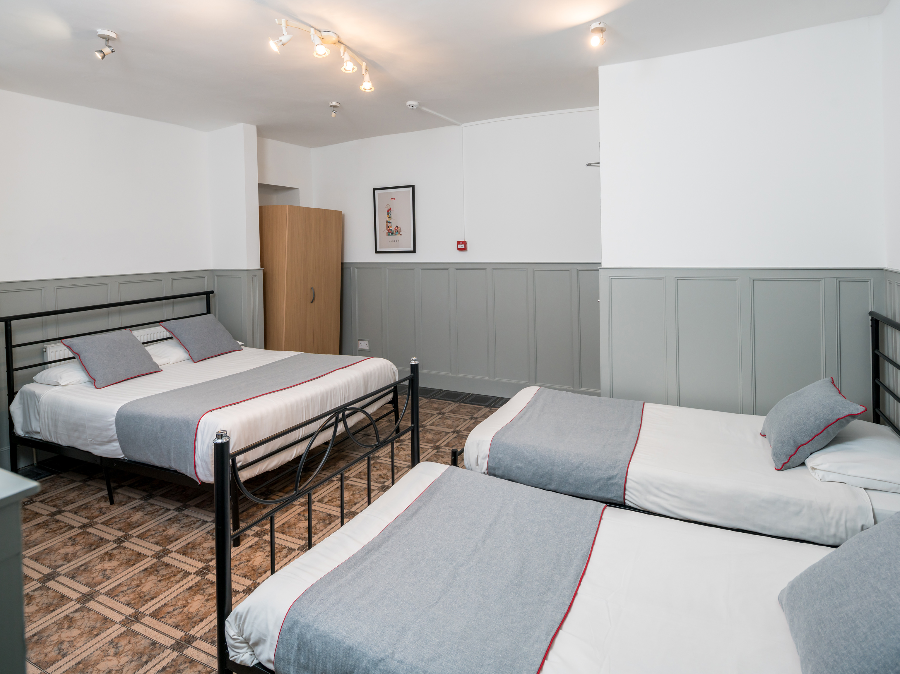 OYO Kings Hotel