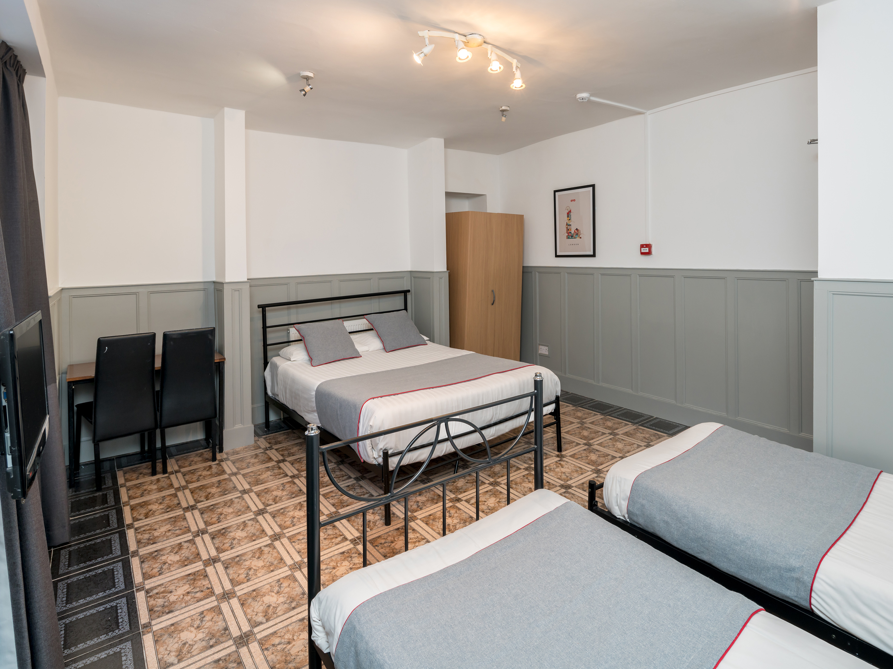 OYO Kings Hotel