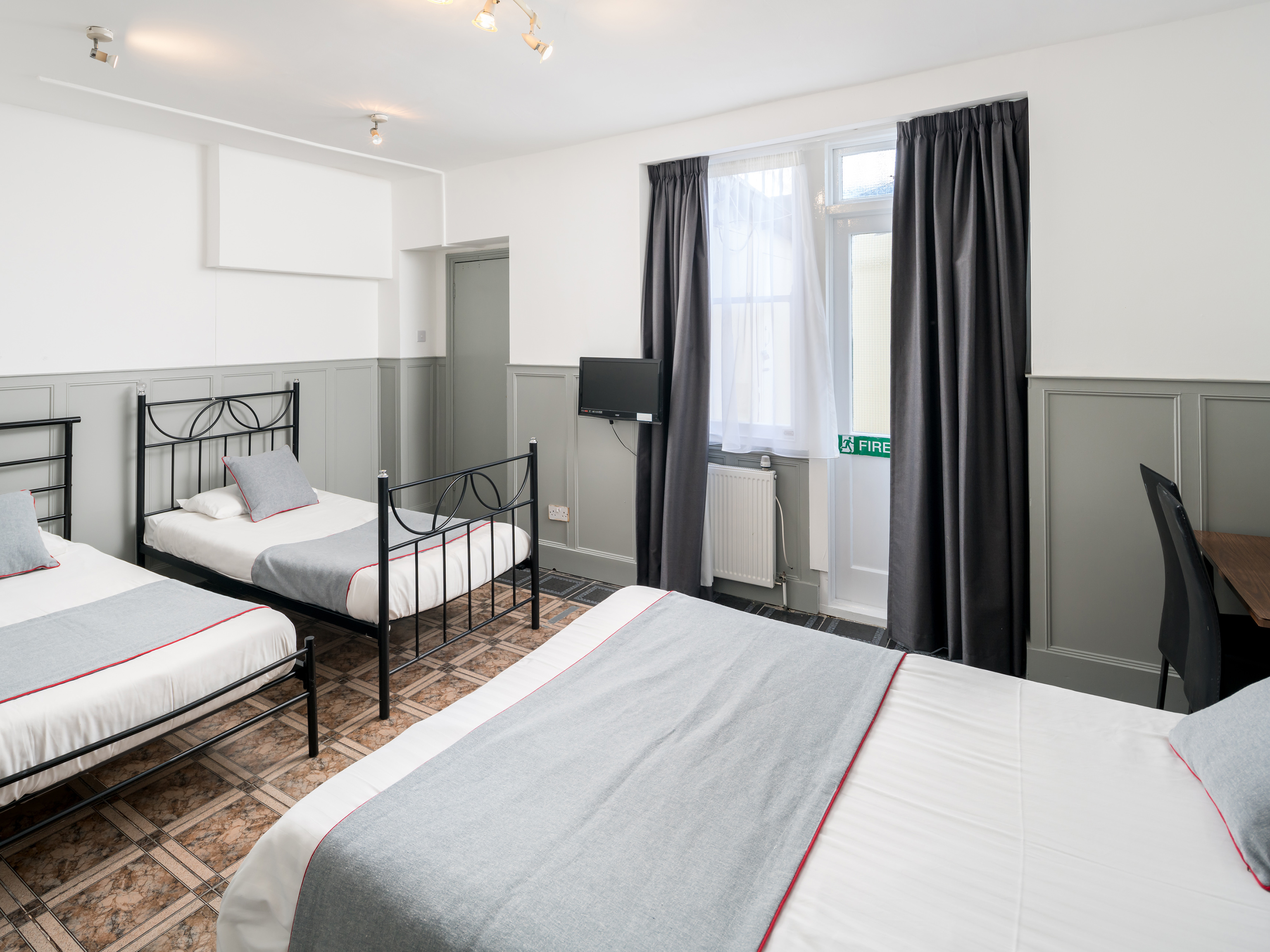 OYO Kings Hotel
