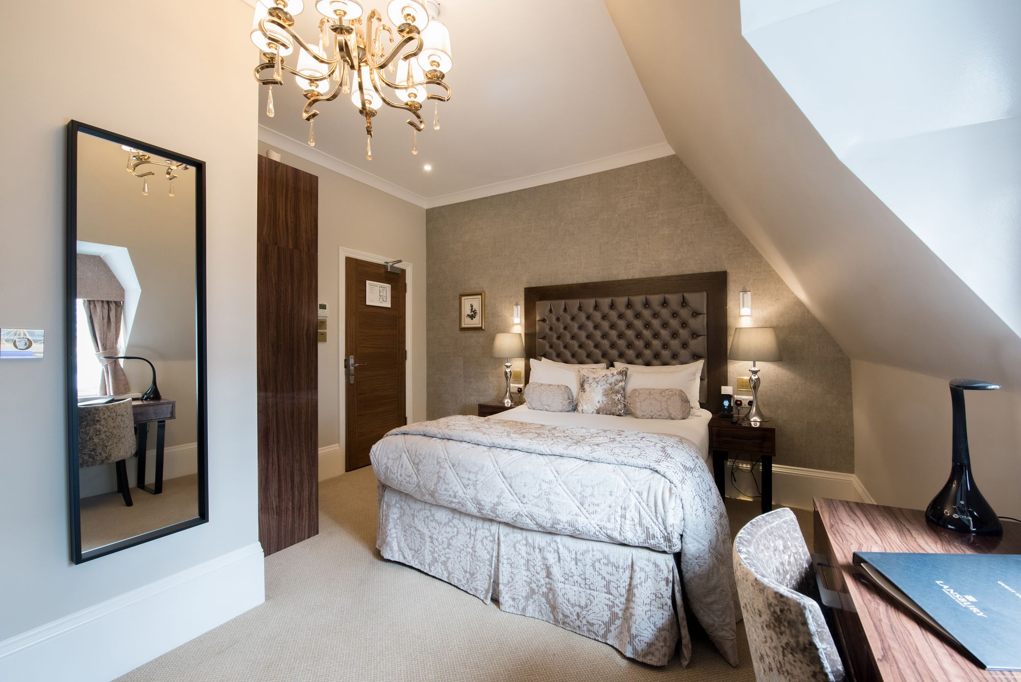 Lansbury Heritage Hotel