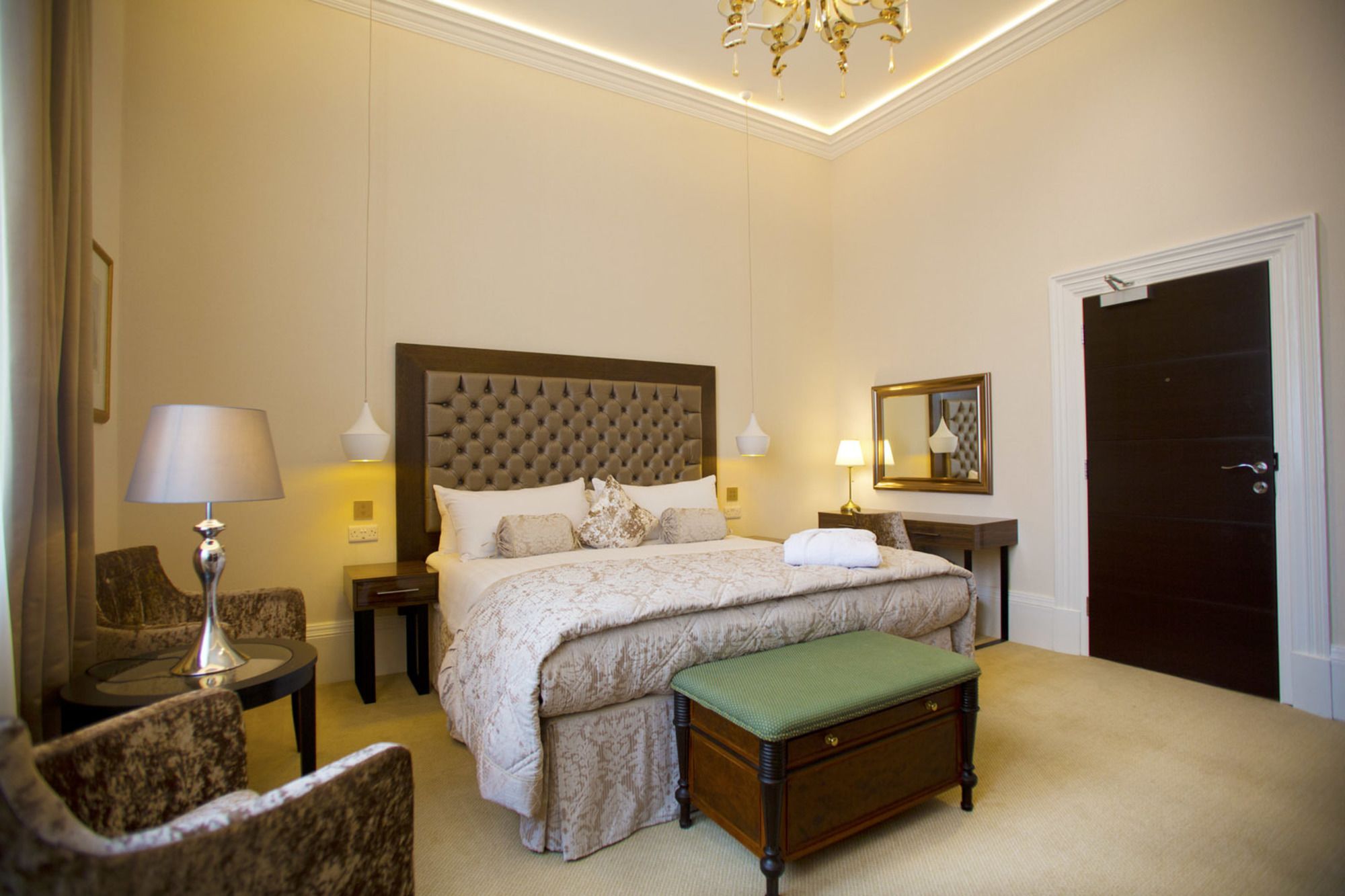 Lansbury Heritage Hotel