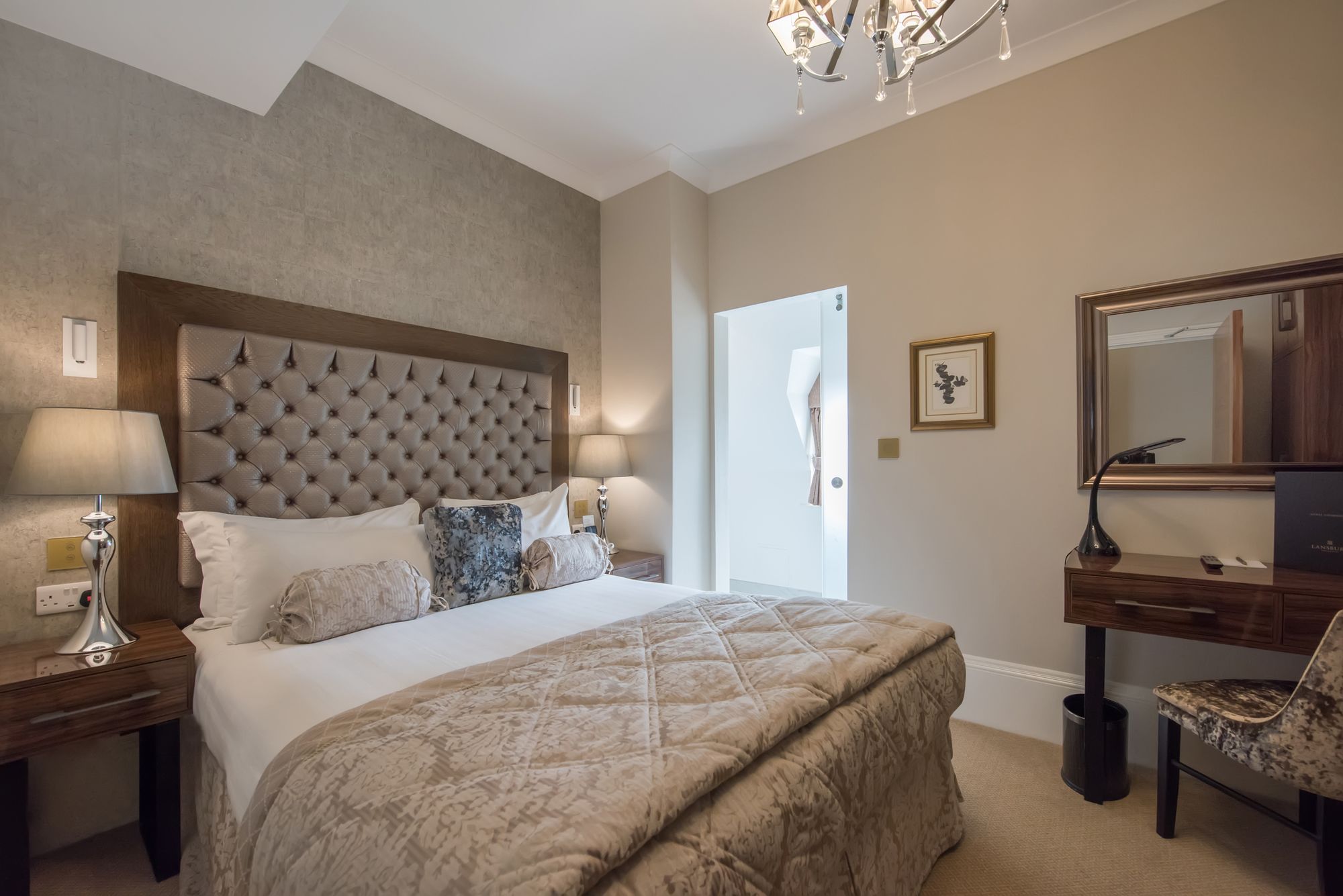 Lansbury Heritage Hotel