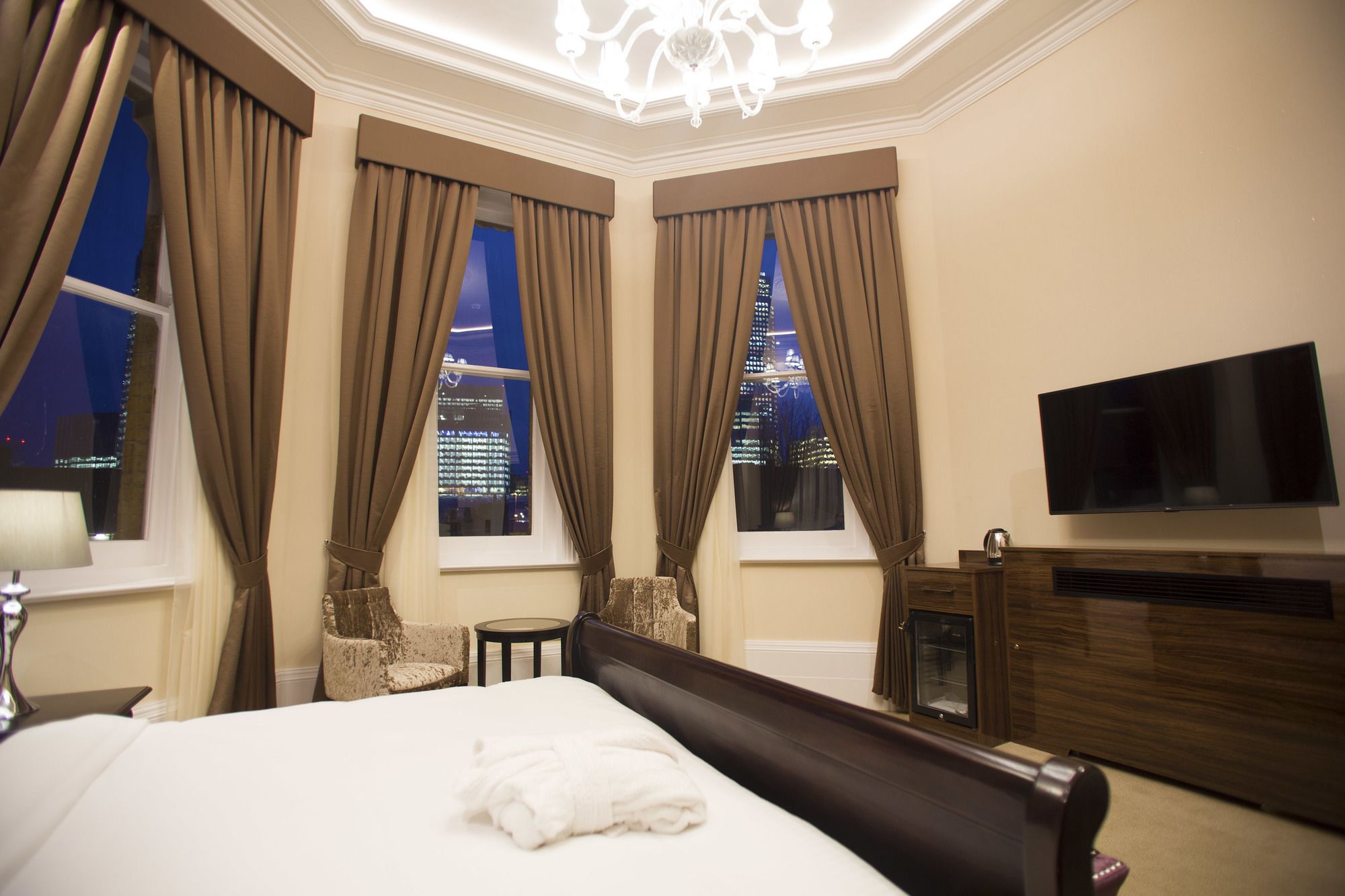 Lansbury Heritage Hotel