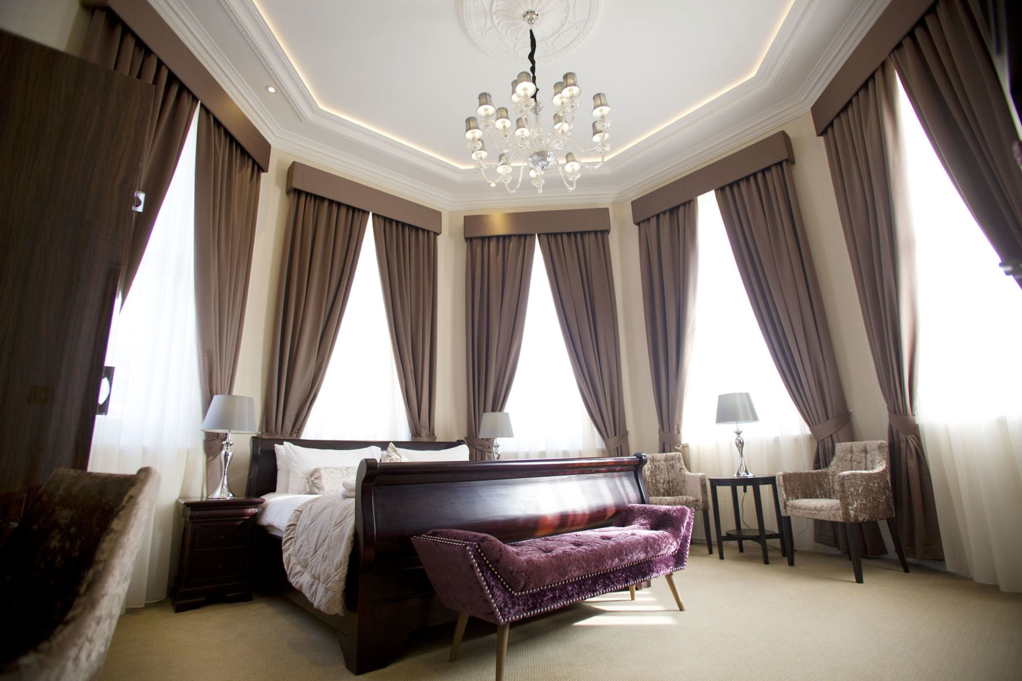 Lansbury Heritage Hotel