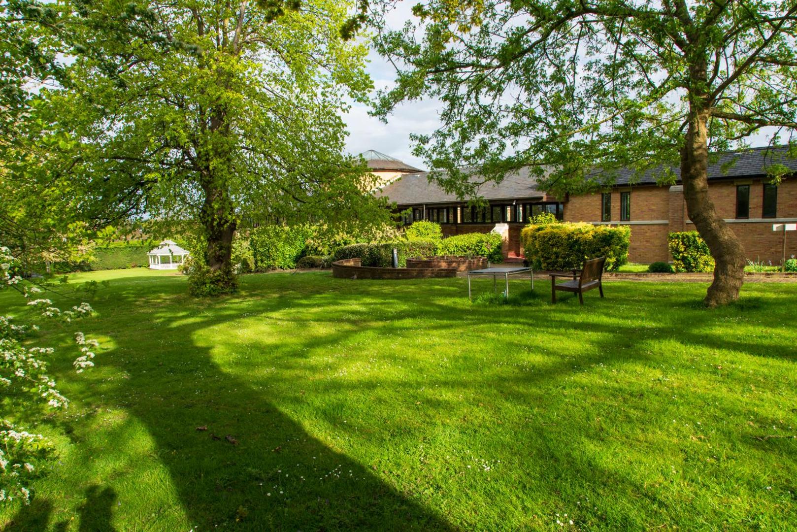 London Chigwell Prince Regent Hotel, BW Signature Collection