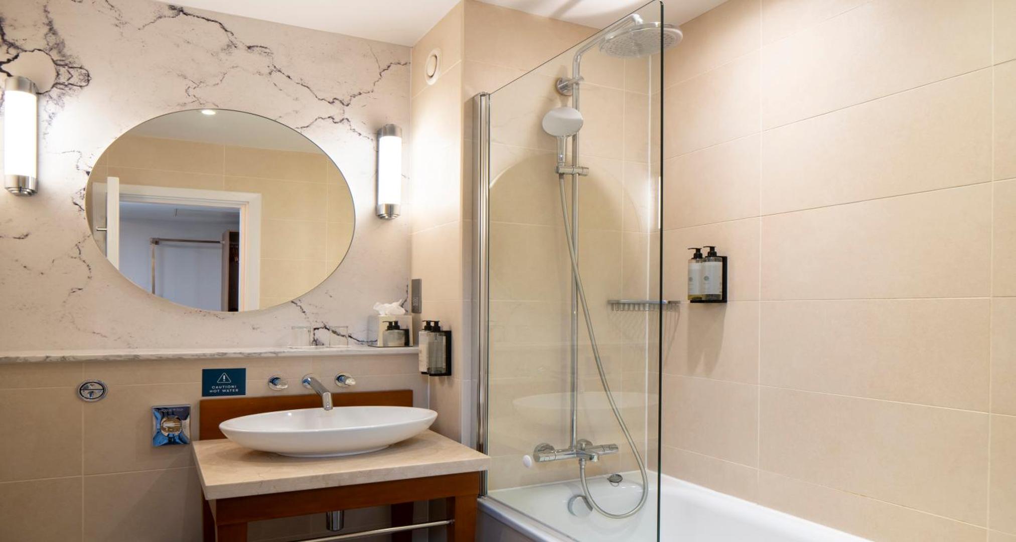 London Chigwell Prince Regent Hotel, BW Signature Collection