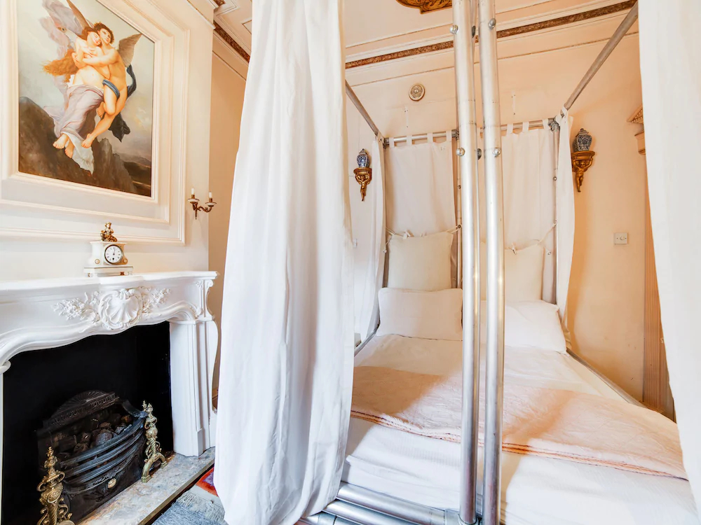 London Lodge by OYO Rooms