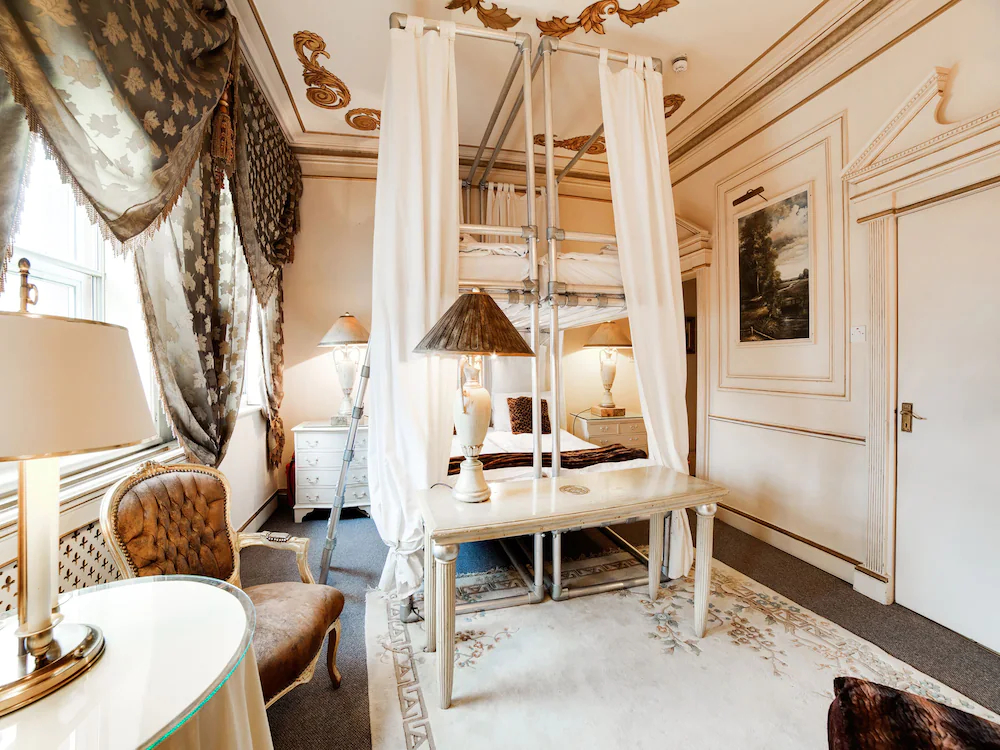 London Lodge by OYO Rooms