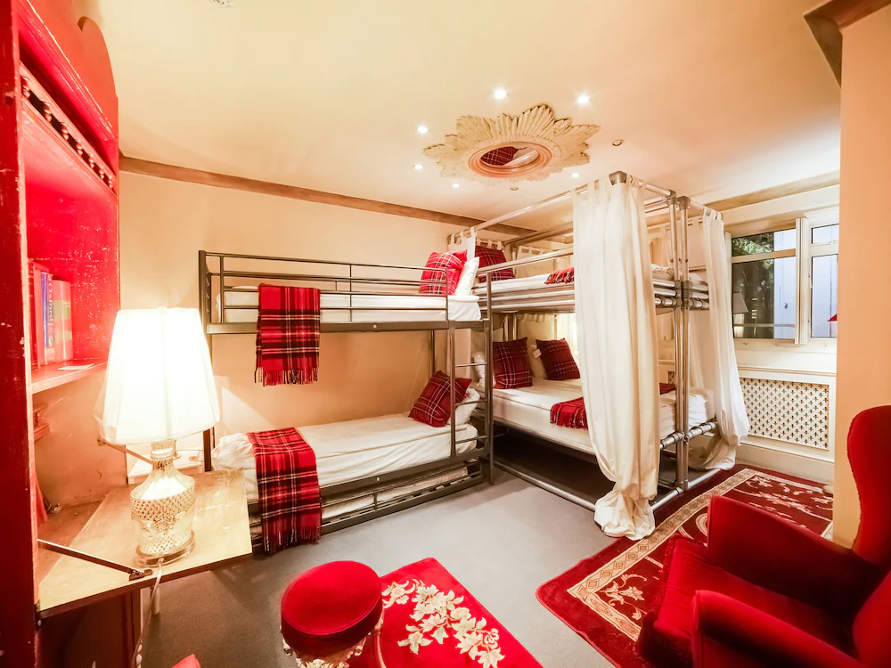 London Lodge by OYO Rooms