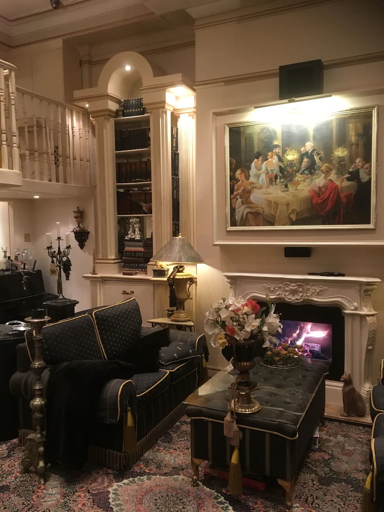 London Lodge by OYO Rooms