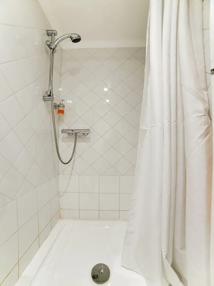 London Lodge by OYO Rooms