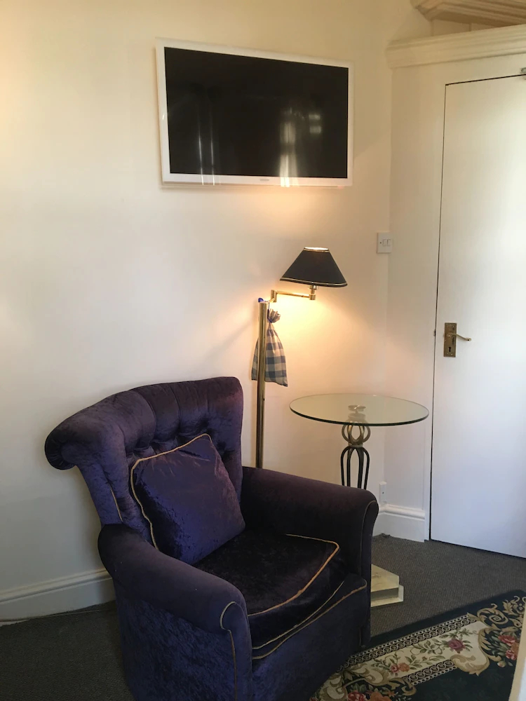 London Lodge by OYO Rooms