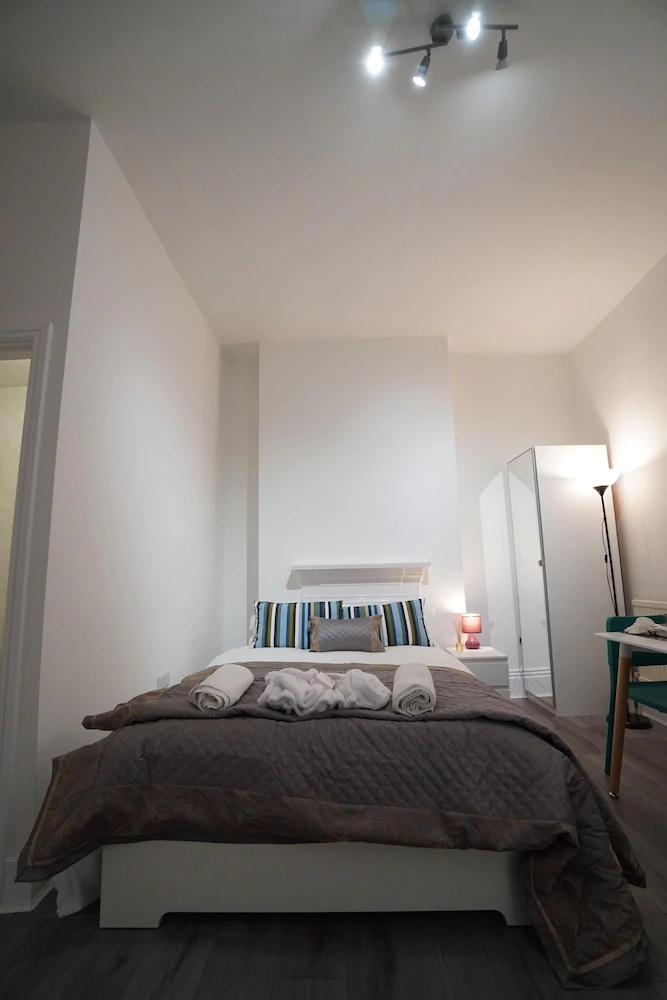London Queens Apartments
