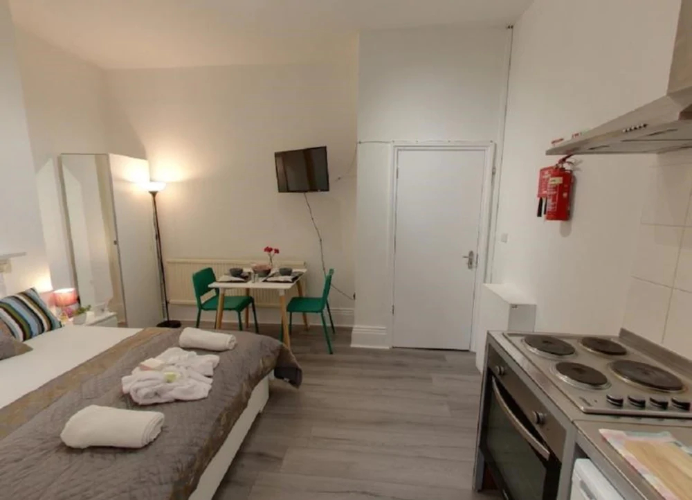London Queens Apartments