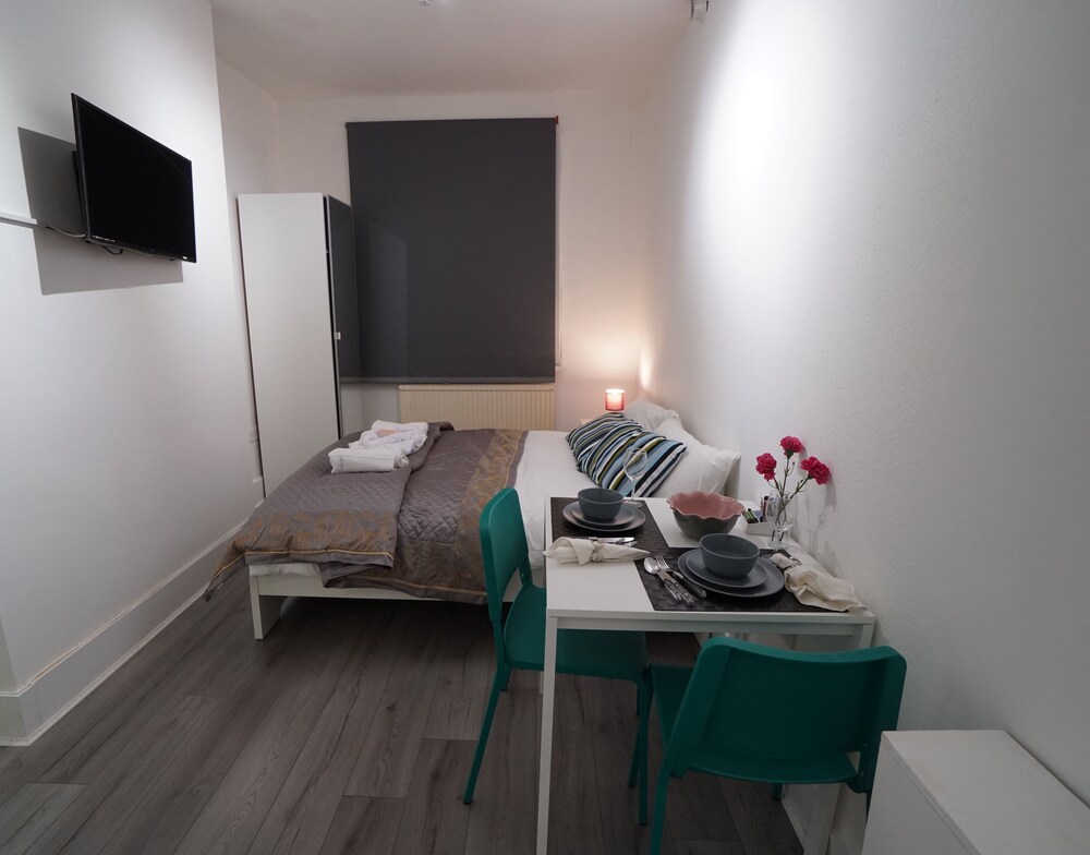 London Queens Apartments