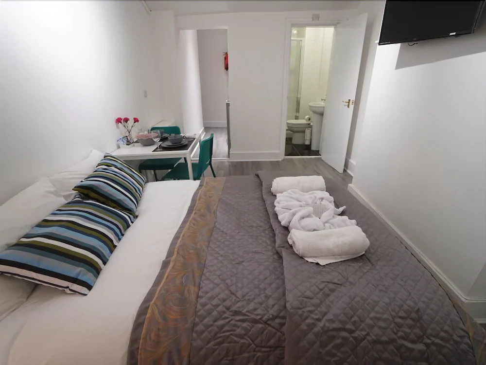 London Queens Apartments