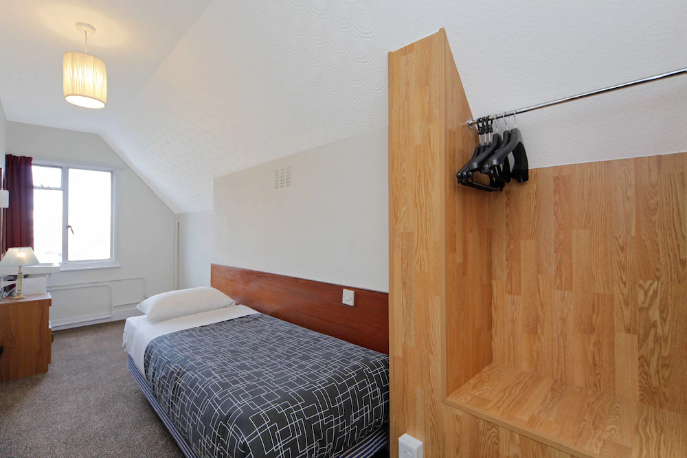 London Visitors Hotel