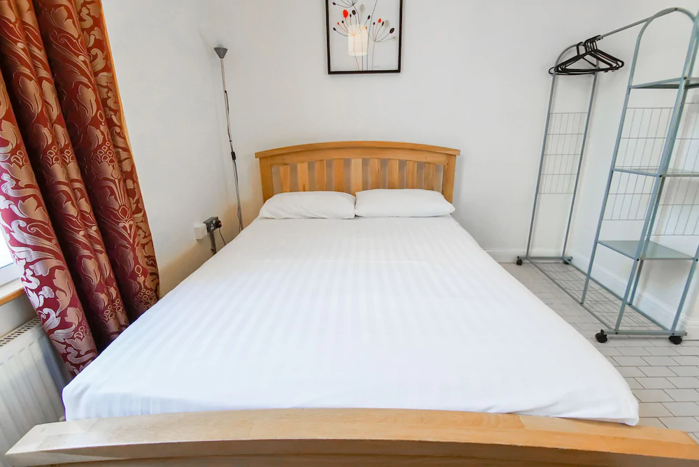 London Visitors Hotel