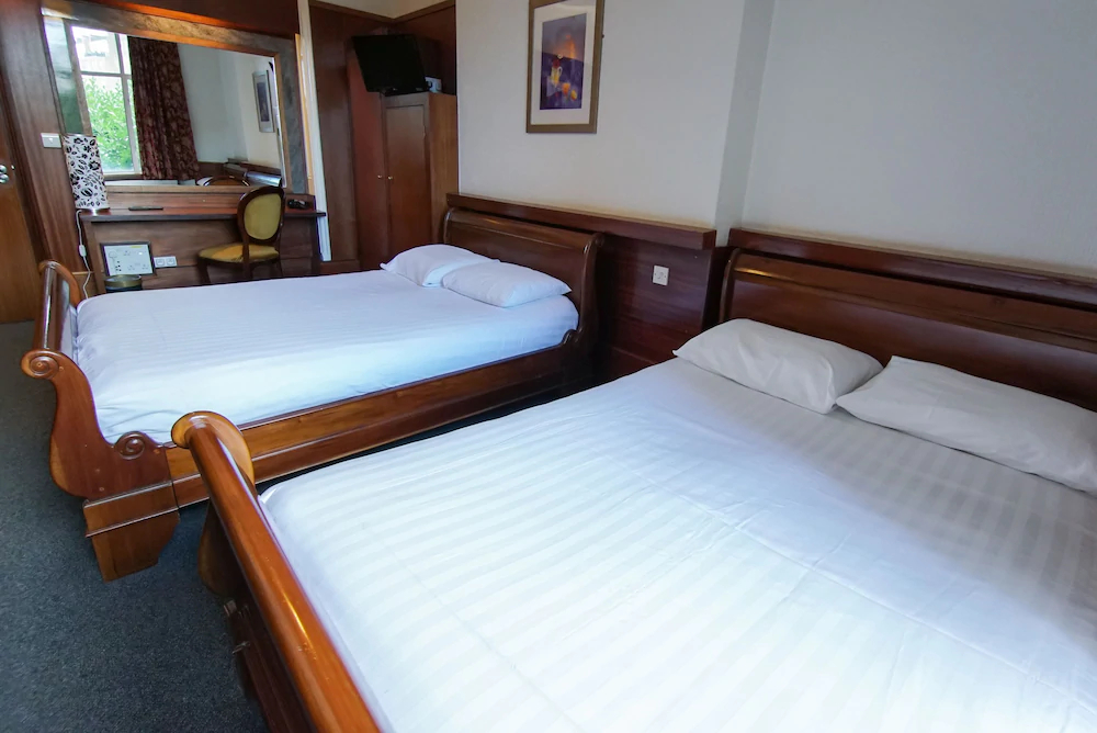London Visitors Hotel