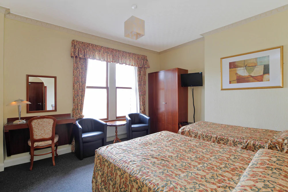 London Visitors Hotel
