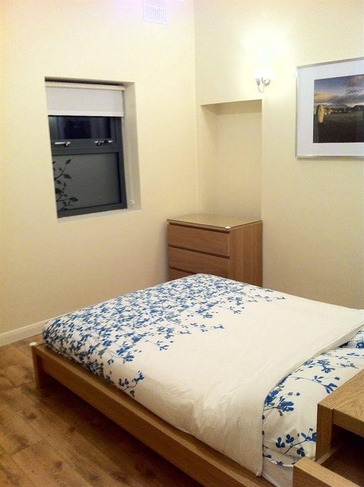 Lyall Apartment Hotel