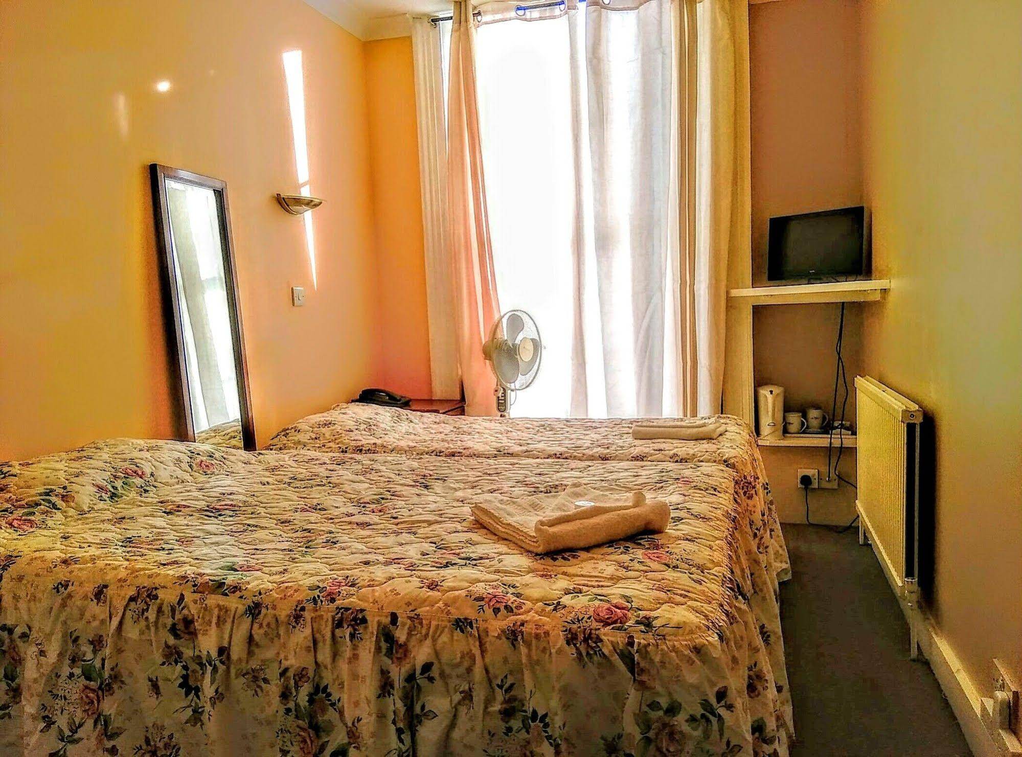 Mandalay Picton House Hotel