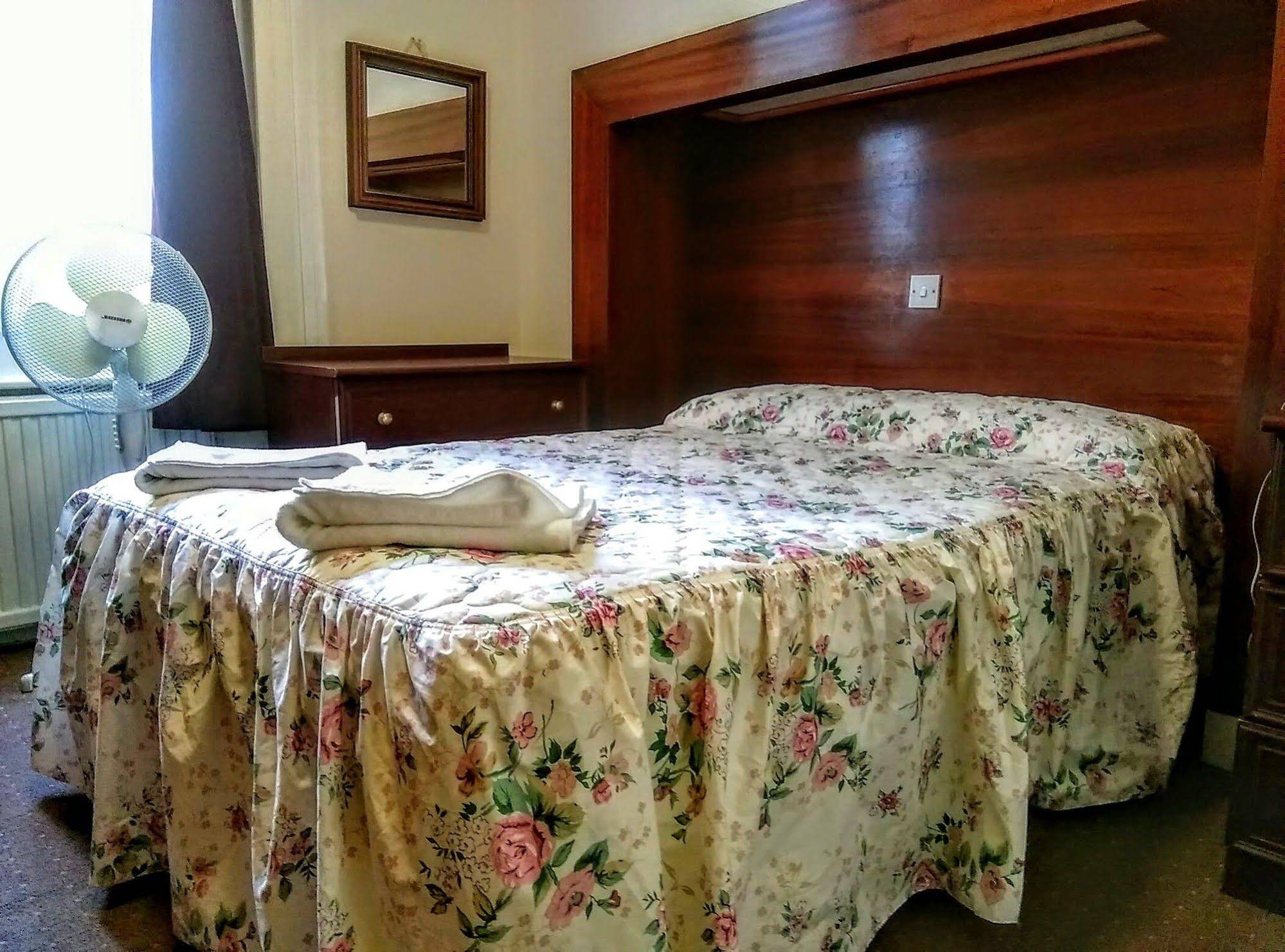Mandalay Picton House Hotel
