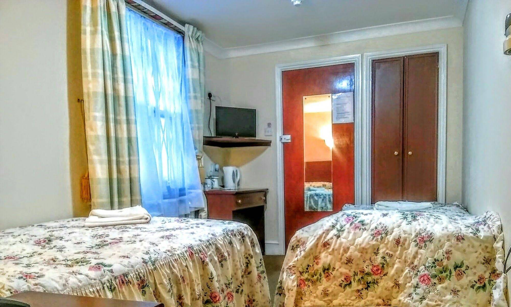 Mandalay Picton House Hotel