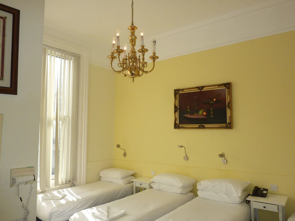 Manor Hotel