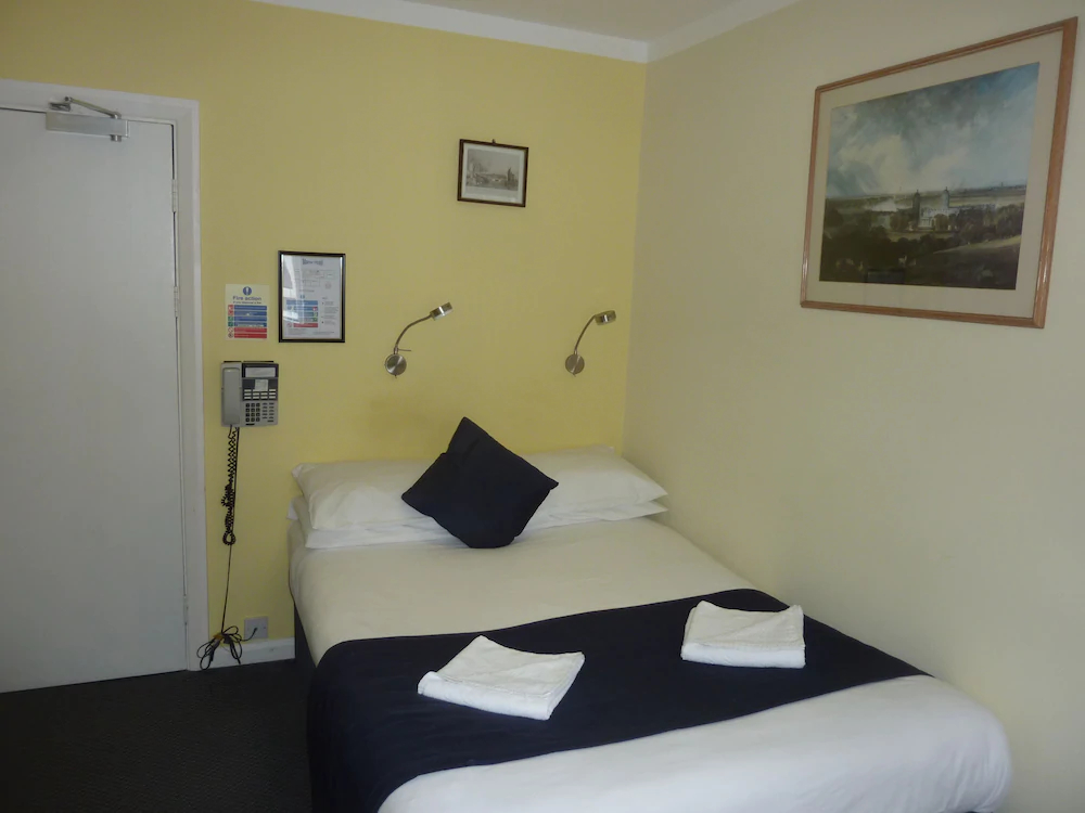 Manor Hotel
