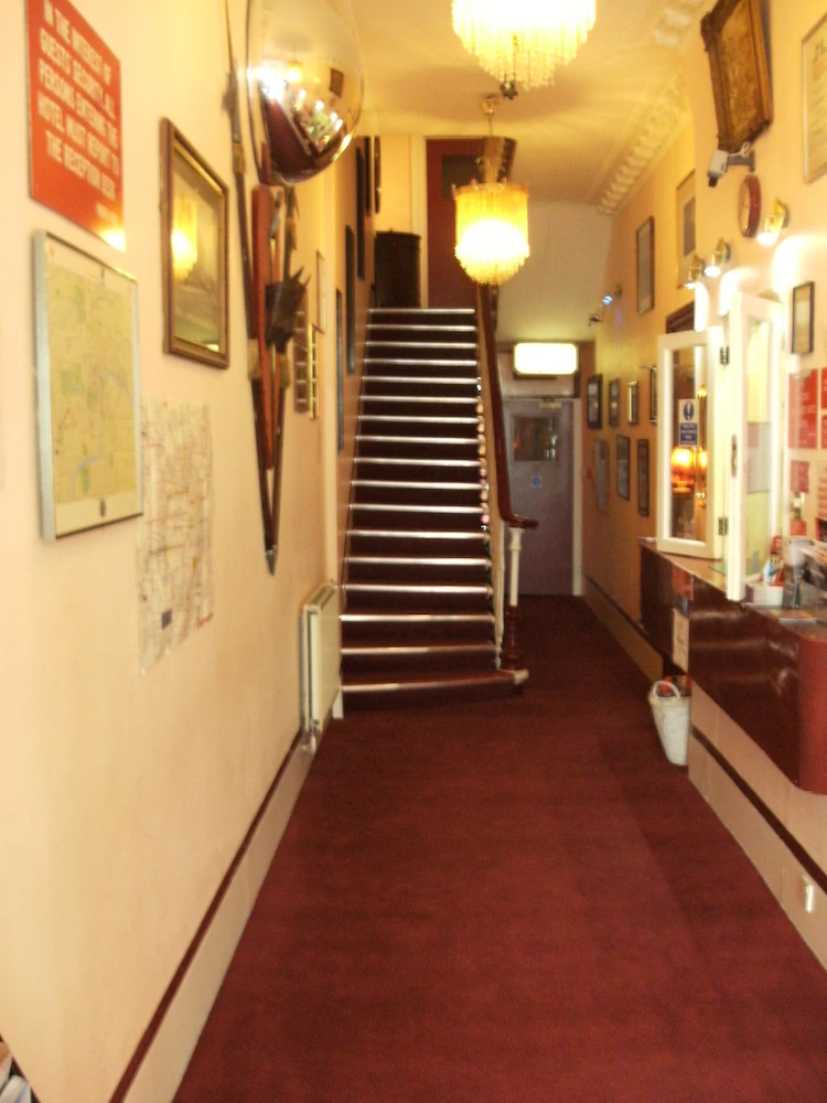 Manor Hotel