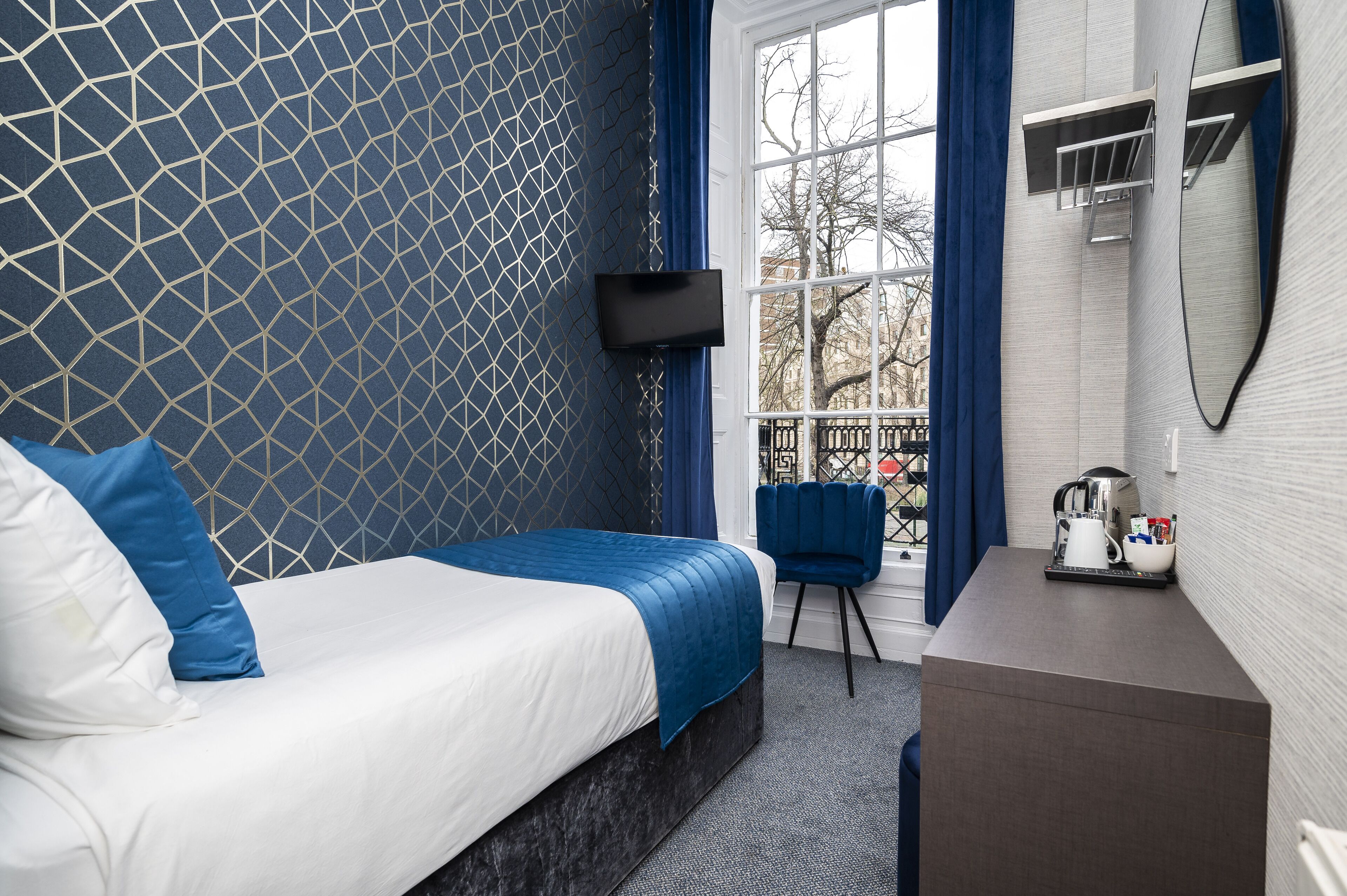 Mentone Hotel