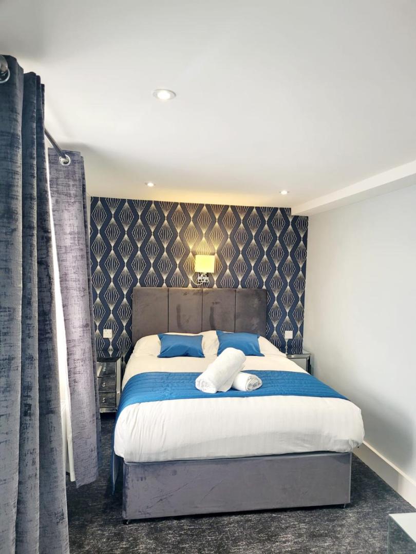 Mentone Hotel