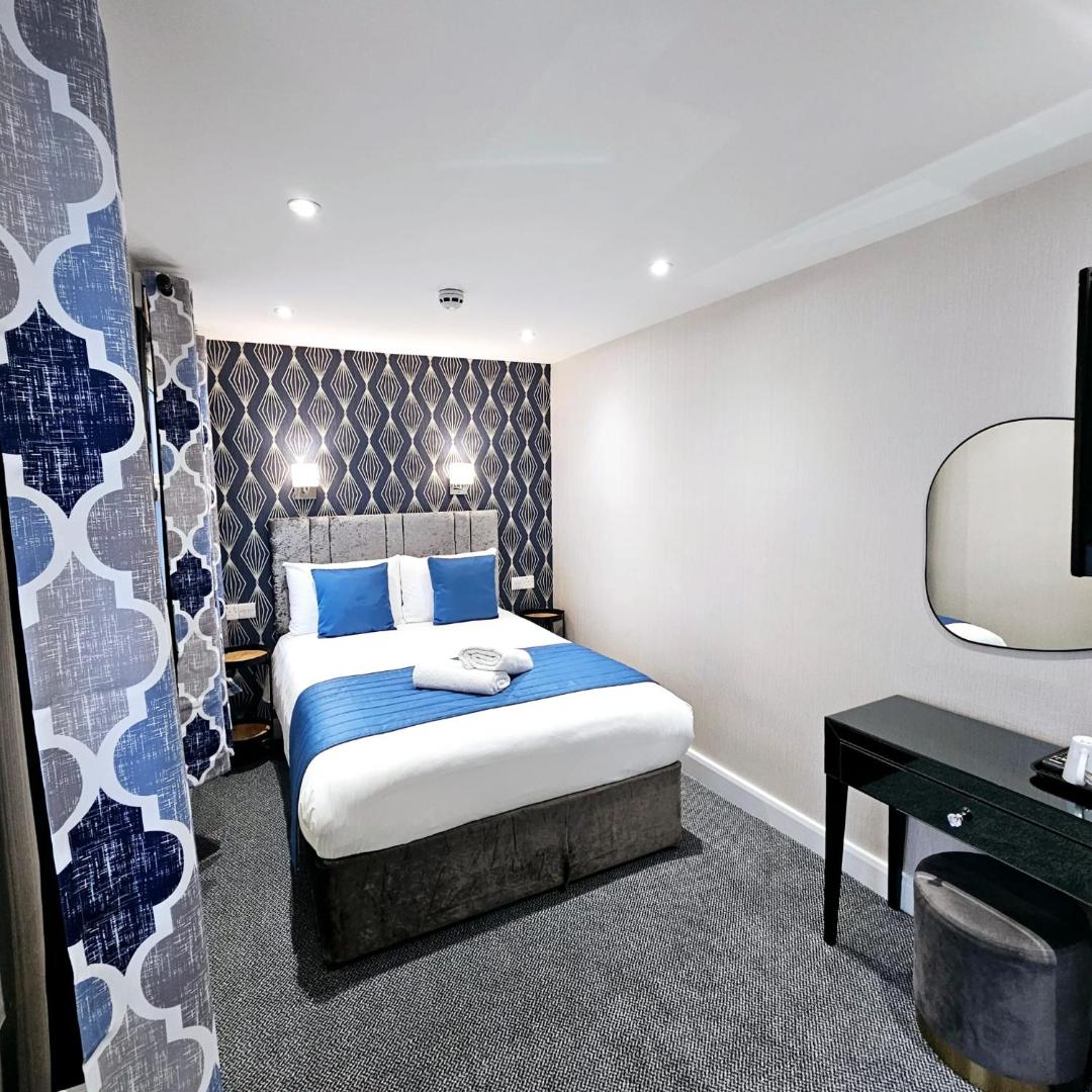 Mentone Hotel