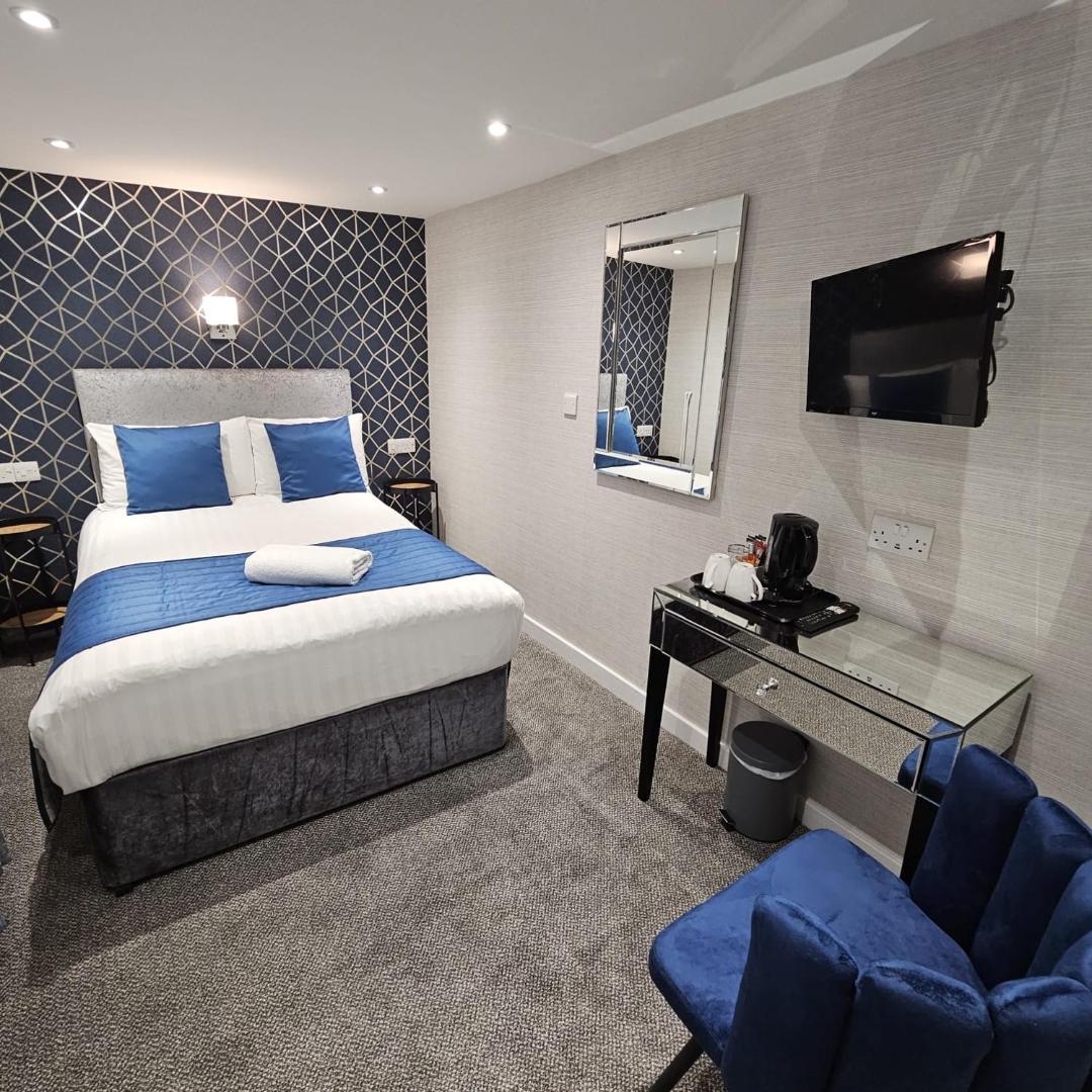Mentone Hotel