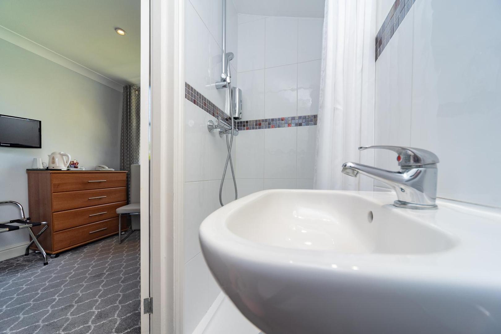Mentone Hotel
