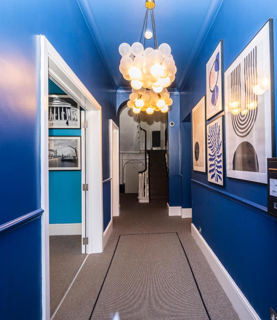 Mentone Hotel