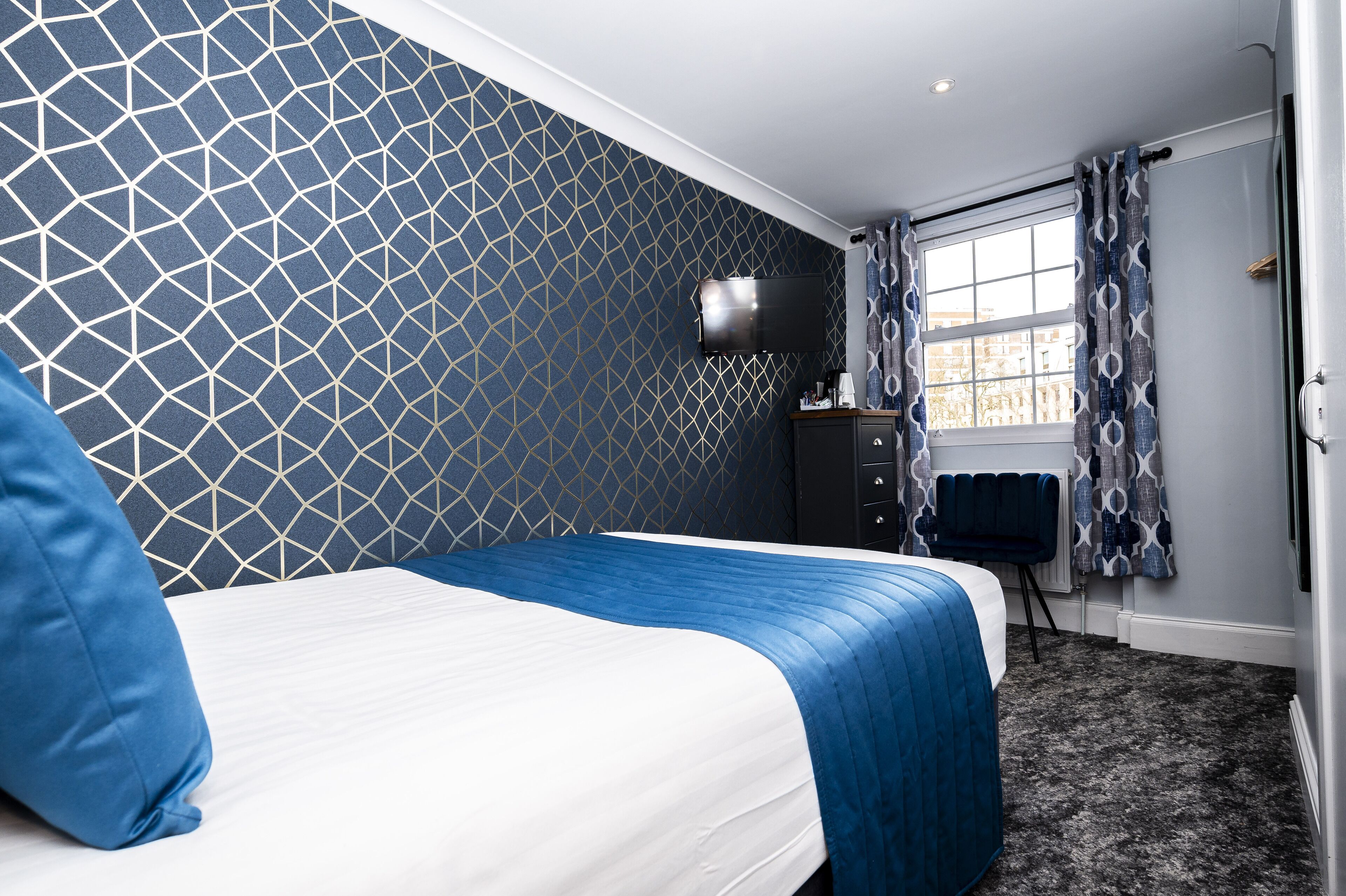 Mentone Hotel