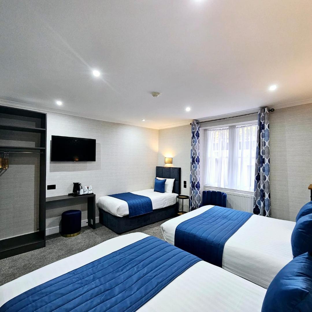 Mentone Hotel