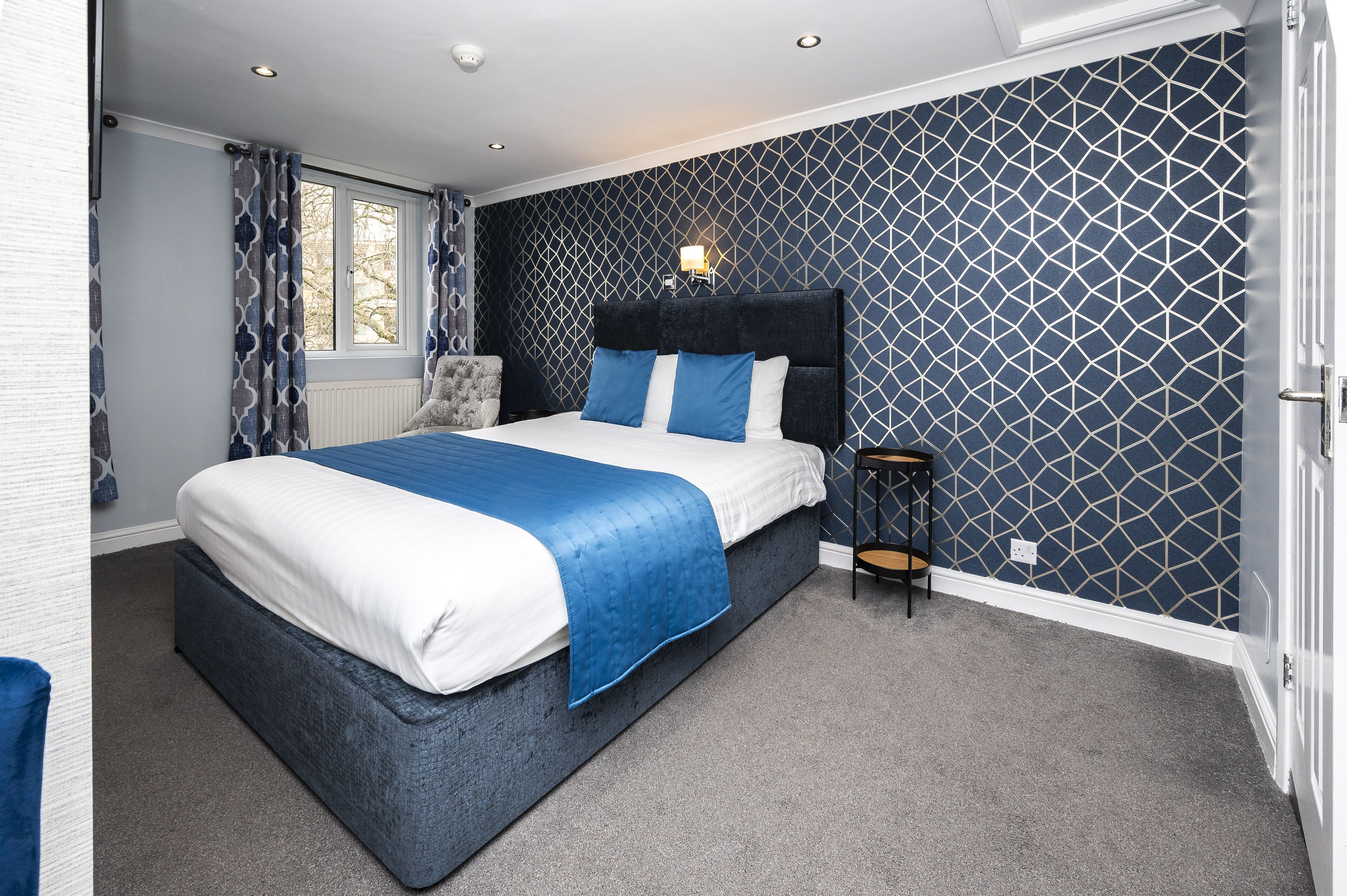 Mentone Hotel