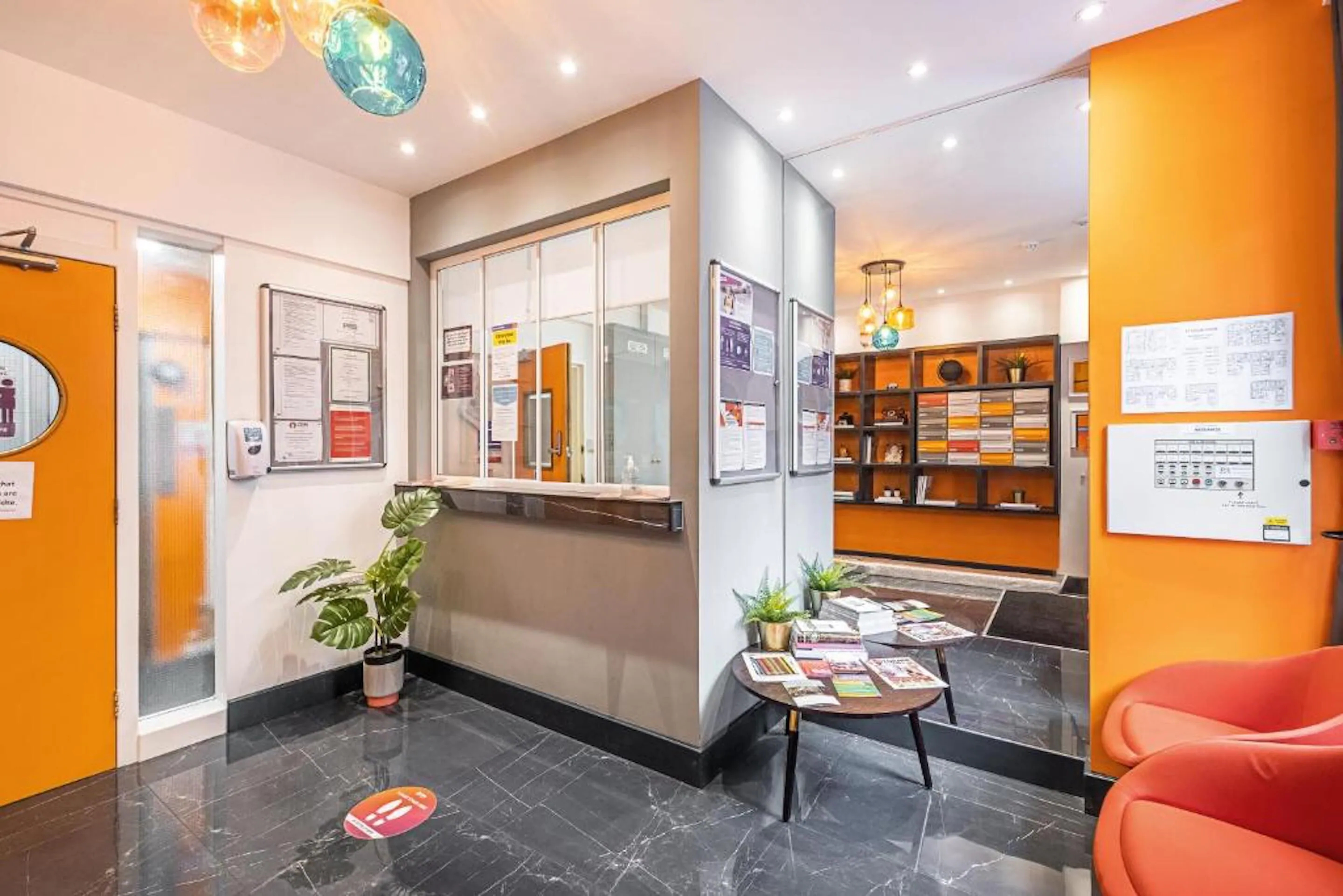 Modern Rooms And Studio in Westminster
