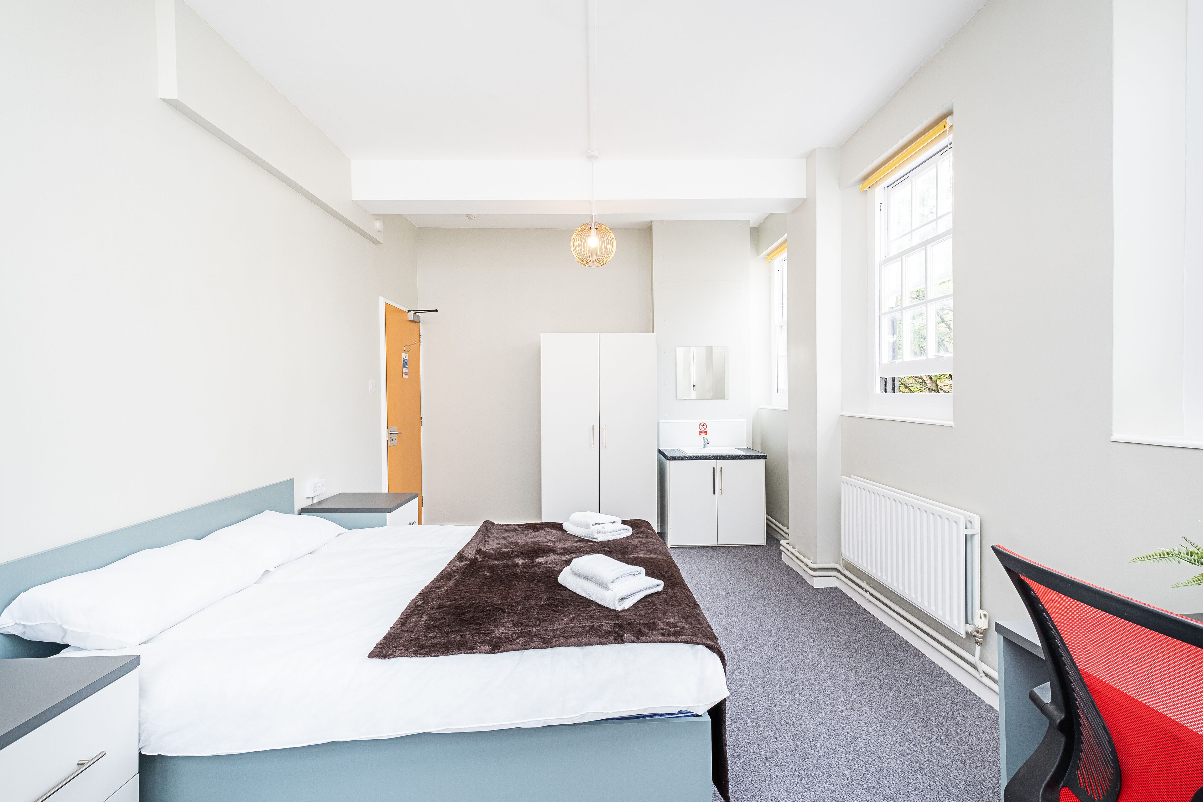 Modern Rooms And Studio in Westminster